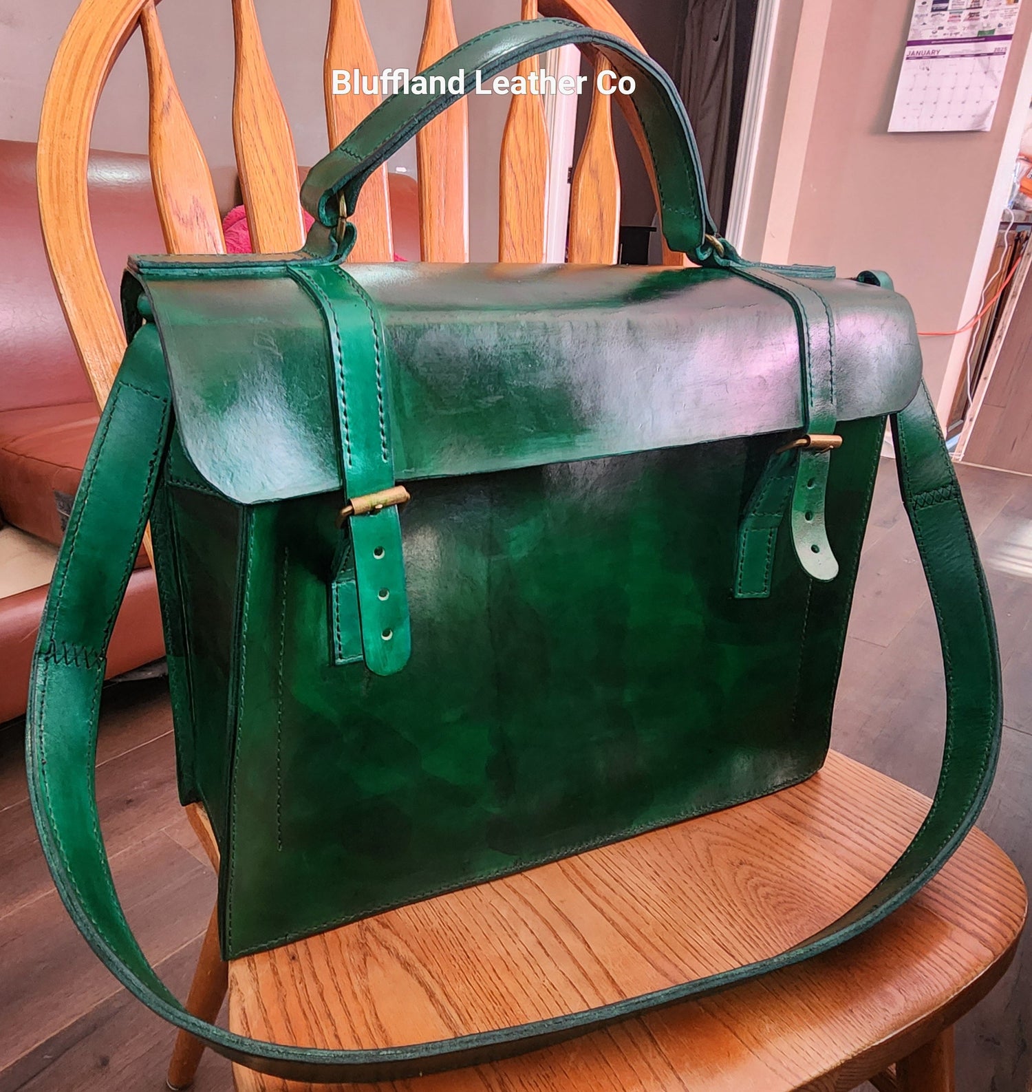 Handcrafted Full-Grain Leather Messenger Bags – Durable, Timeless, and Made in Minnesota