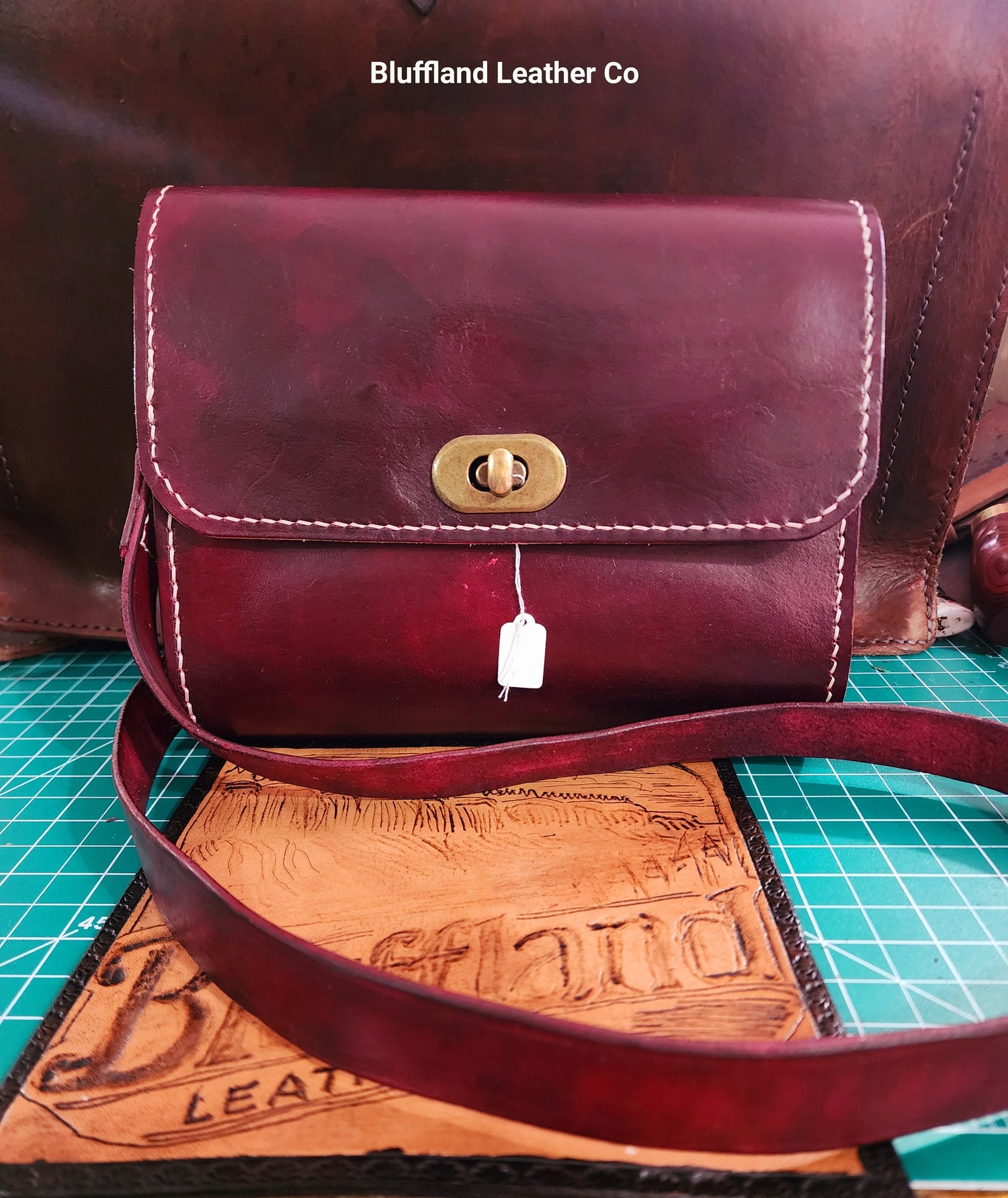 Handcrafted Full-Grain Leather Purses – Rugged Elegance for Everyday Use